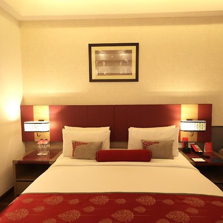 Ramada Plaza By Wyndham Lucknow Hotel Екстериор снимка
