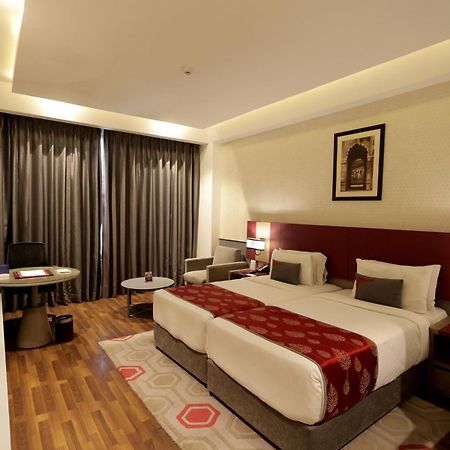 Ramada Plaza By Wyndham Lucknow Hotel Екстериор снимка