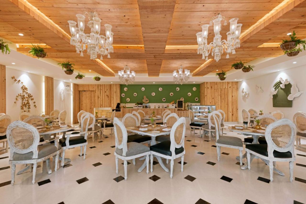 Ramada Plaza By Wyndham Lucknow Hotel Екстериор снимка