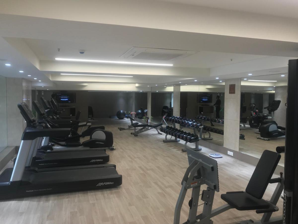 Ramada Plaza By Wyndham Lucknow Hotel Екстериор снимка