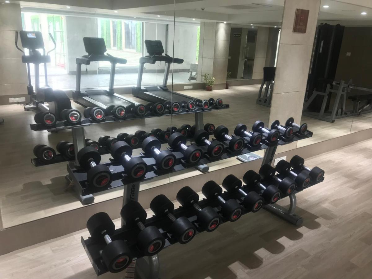 Ramada Plaza By Wyndham Lucknow Hotel Екстериор снимка