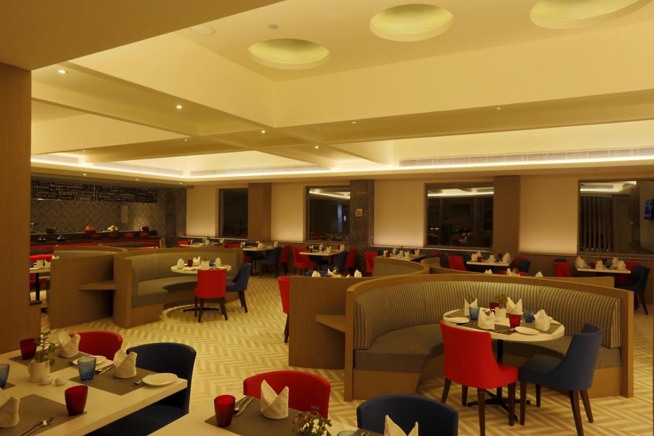 Ramada Plaza By Wyndham Lucknow Hotel Екстериор снимка