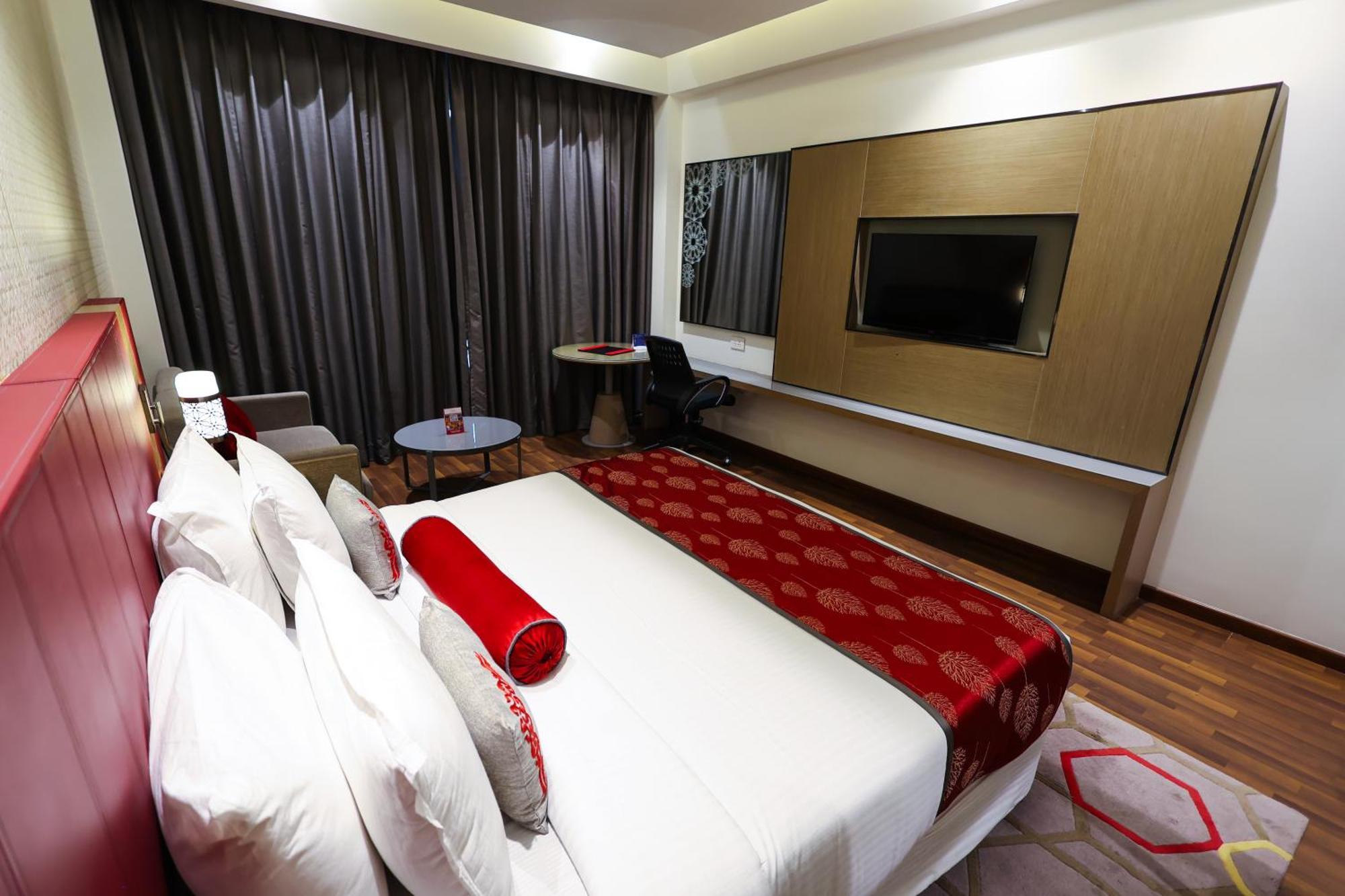 Ramada Plaza By Wyndham Lucknow Hotel Екстериор снимка