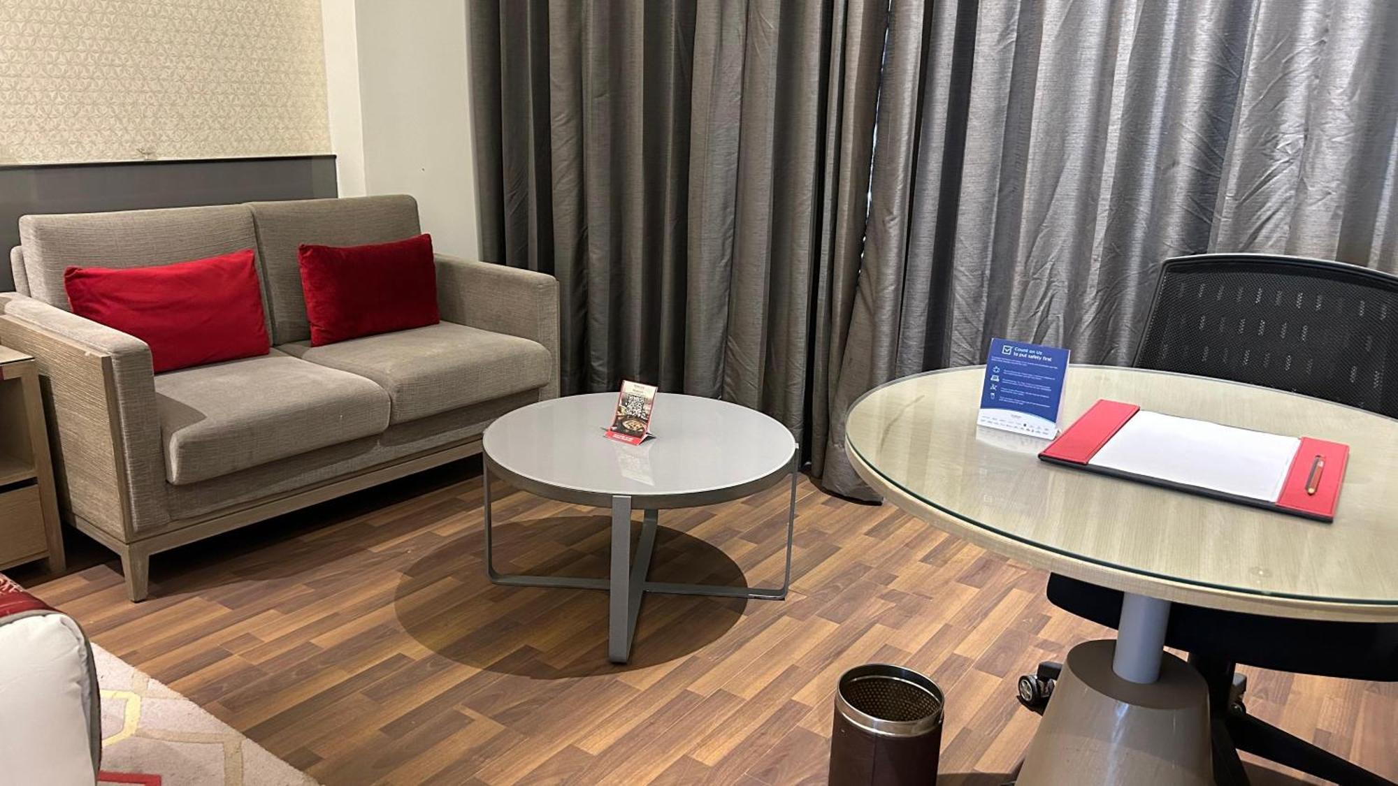 Ramada Plaza By Wyndham Lucknow Hotel Екстериор снимка